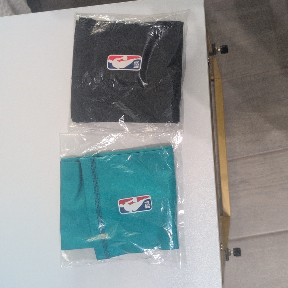 2pcs NBA Teal and Black Logo Sleeve